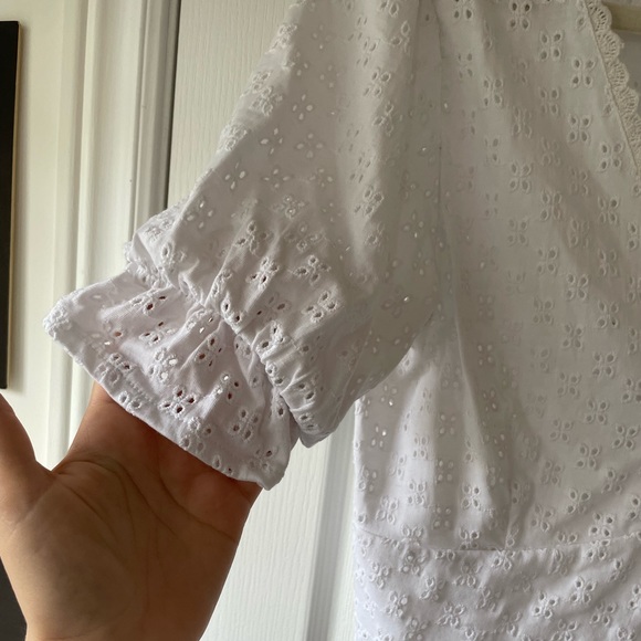 Cropped V-Neck Crochet Blouse - Picture 8 of 9